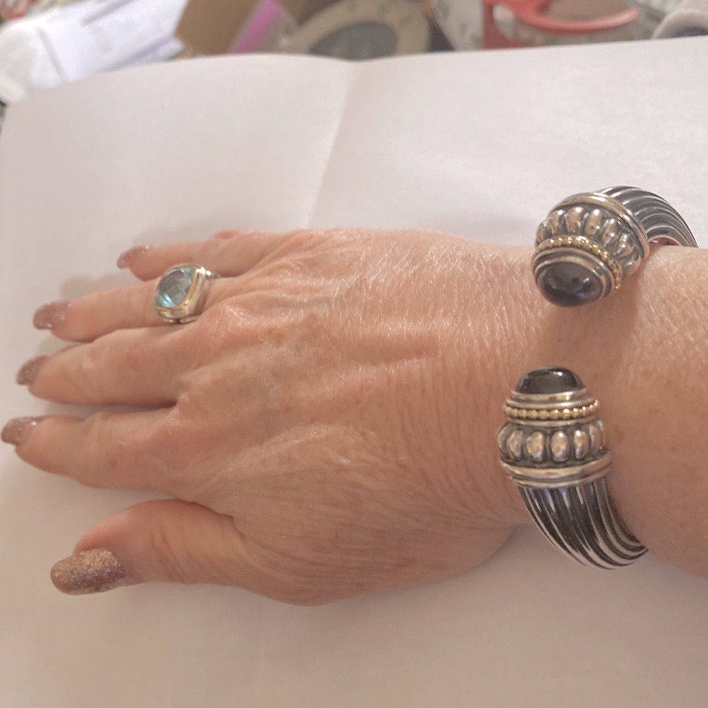 Lagos RARE blue iolite Caviar heavy silver/18k gold hinged cuff bracelet - Picture 4 of 10